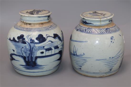 Two 19th century Chinese blue and white jars and covers height 18cm